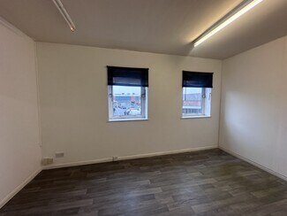 Plus de détails pour 10 Croft Rd, Arnold - Local commercial à louer
