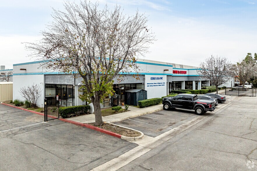 5407 Holt Blvd, Montclair, CA à vendre - Photo de l’immeuble – Image 2 sur 5