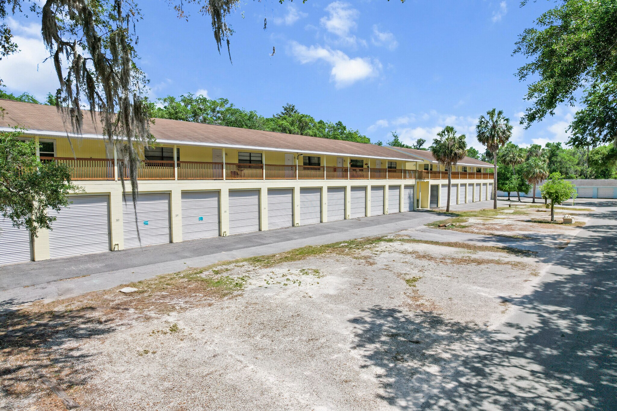 765 N Gardenview Ter, Crystal River, FL à vendre Photo de l’immeuble– Image 1 sur 8