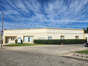 19509-19529 Business Center Dr, Northridge, CA à louer Photo de l’immeuble– Image 2 sur 4