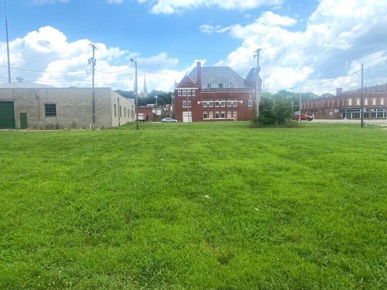 521-523 S 6th St, Saint Joseph, MO à vendre - Photo de l’immeuble – Image 2 sur 7