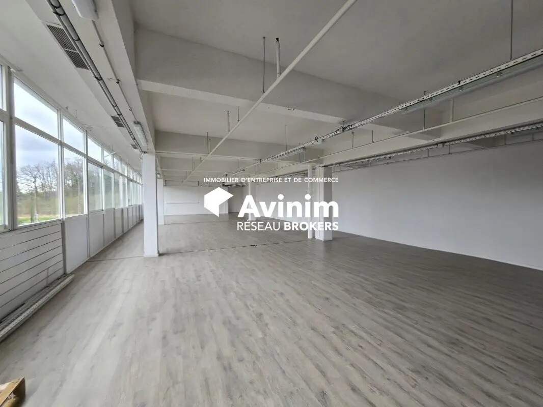 Bureau dans Chaumontel à louer Photo intérieure– Image 1 sur 8