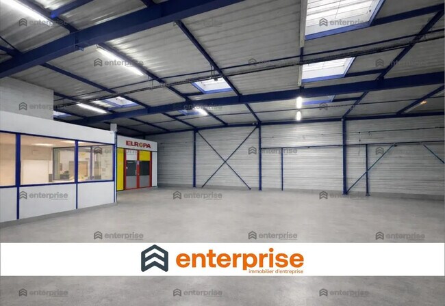 Plus de détails pour Local d'activités à louer