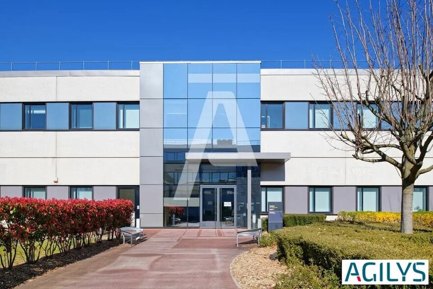 Local d’activités dans Antony à louer - Photo de l’immeuble – Image 1 sur 7