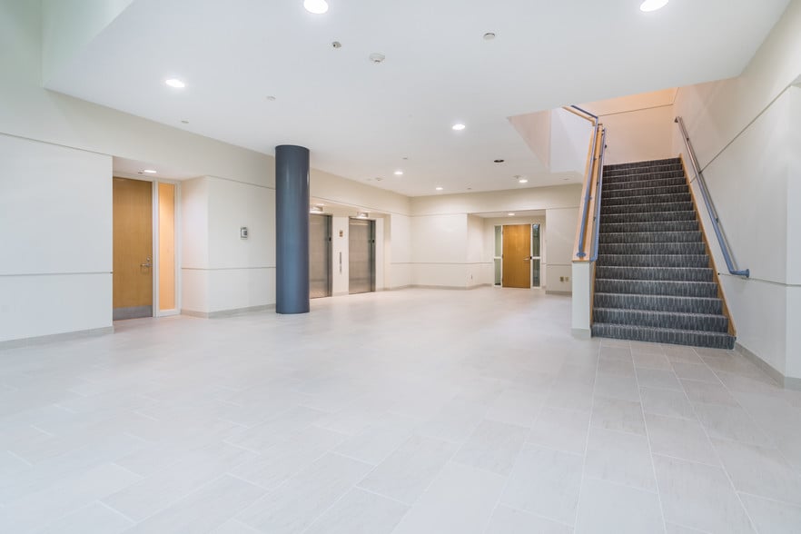 250 Turnpike Rd, Southborough, MA à louer - Photo intérieure – Image 2 sur 22