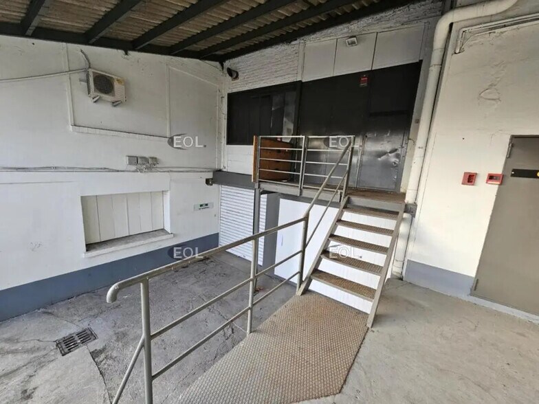 Local d’activités dans Villeneuve-Saint-Georges à louer - Photo de l’immeuble – Image 3 sur 5