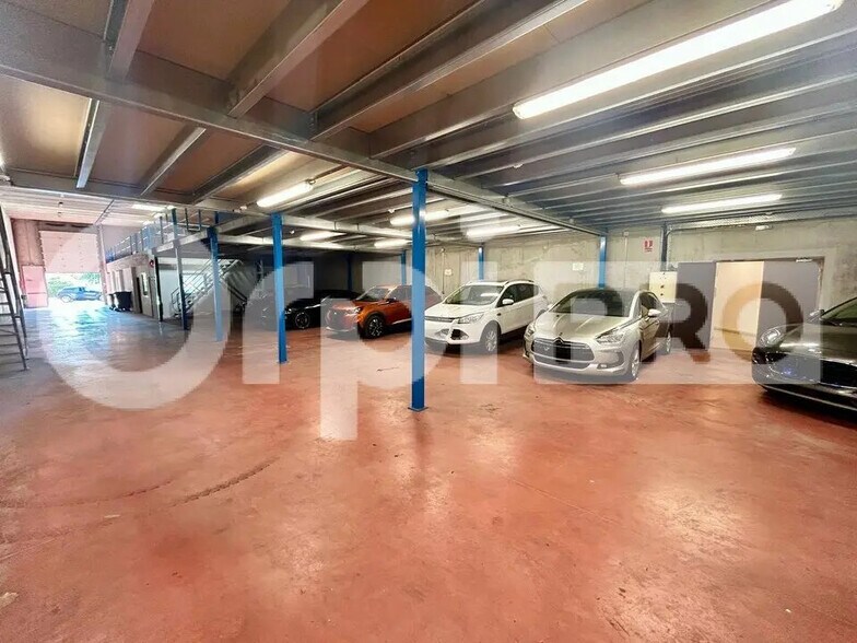 Local d’activités dans Grigny à louer - Photo de l’immeuble – Image 3 sur 5