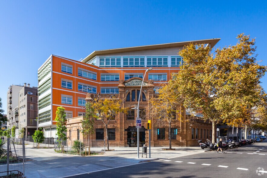 Carrer dels Almogàvers, 119, Barcelone, Barcelona à louer - Photo de l’immeuble – Image 2 sur 4