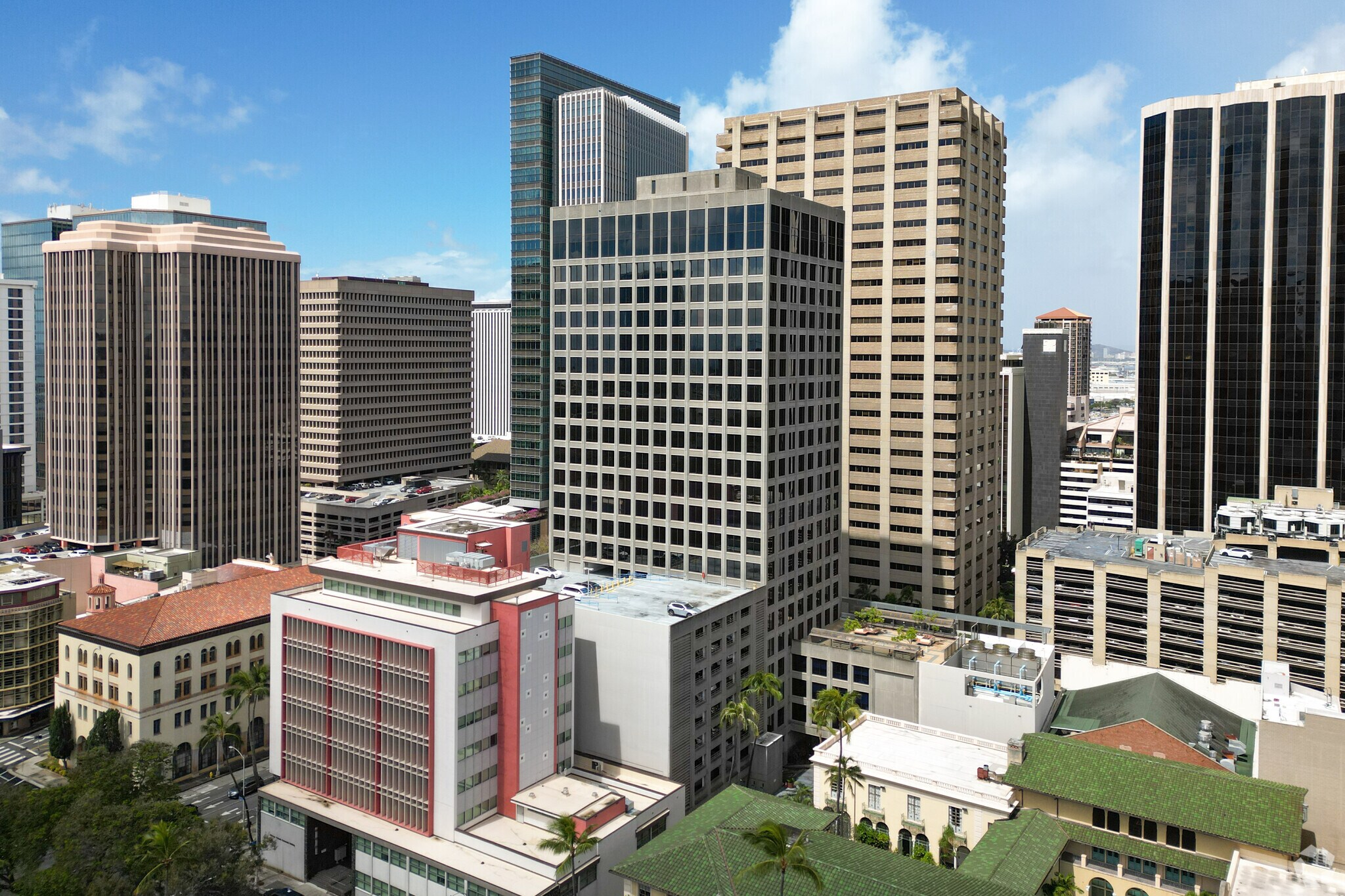 220 S King St, Honolulu, HI à louer Photo principale– Image 1 sur 6