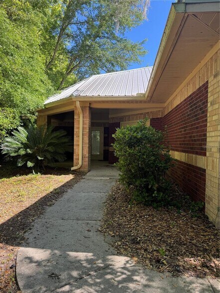 2114 NW 40th Ter, Gainesville, FL à louer - Photo de l’immeuble – Image 2 sur 14