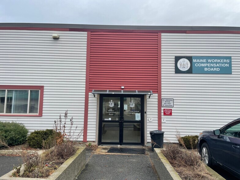 1037 Forest Ave, Portland, ME à louer - Photo de l’immeuble – Image 1 sur 5