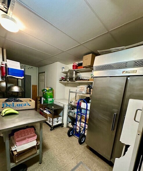 2930 Burlington Ave, Delanco, NJ à vendre - Photo intérieure – Image 3 sur 12