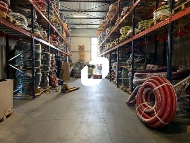 Plus de détails pour Bureau, Local d'activités à louer