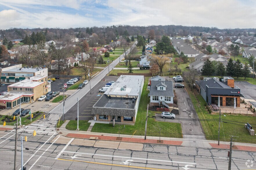 7565 Broadview Rd, Seven Hills, OH à louer - Aérien – Image 2 sur 9