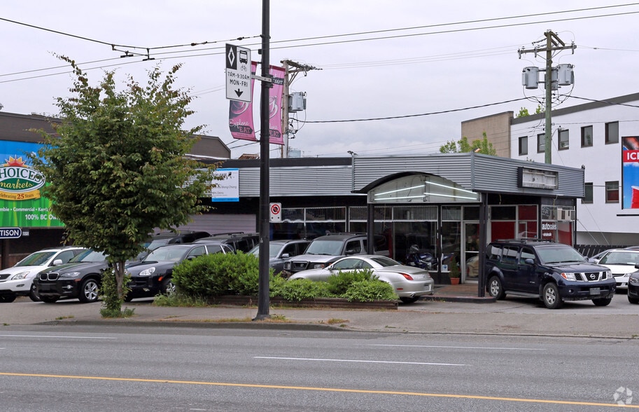 77 E Broadway, Vancouver, BC à louer - Photo de l’immeuble – Image 3 sur 6