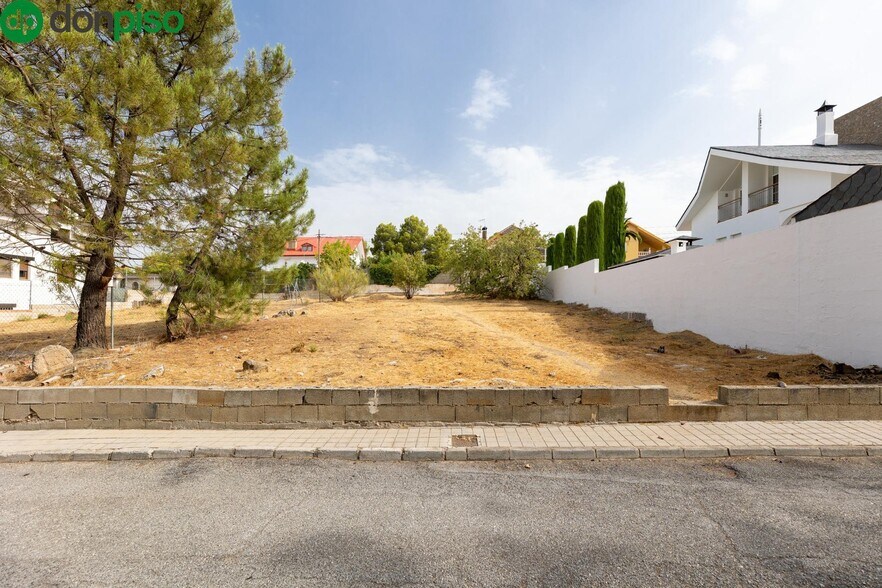 Calle Cerrillo Redondo, 166, La Zubia, Granada à vendre - Photo de l’immeuble – Image 3 sur 14