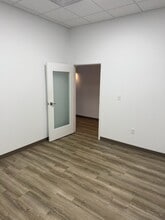 696 Dutchess Tpke, Poughkeepsie, NY à louer Photo intérieure– Image 2 sur 4