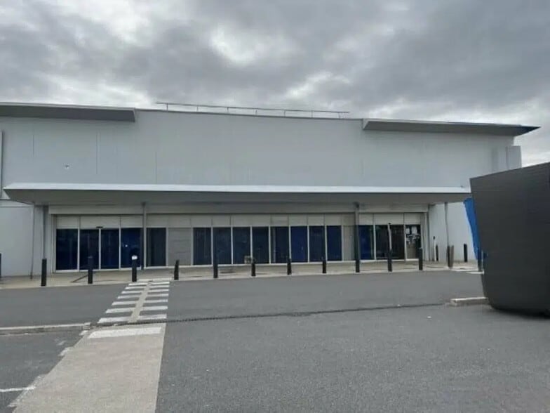 Local commercial dans Reims à louer - Photo de l’immeuble – Image 1 sur 12