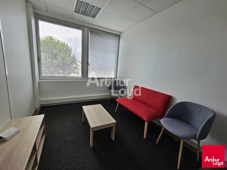 Bureau dans SAINT-BARTHELEMY-D'ANJOU à louer - Photo de l’immeuble – Image 2 sur 2