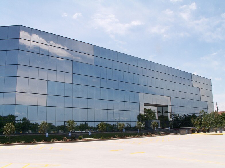 12443 Olive Blvd, Creve Coeur, MO à louer - Photo de l’immeuble – Image 2 sur 12