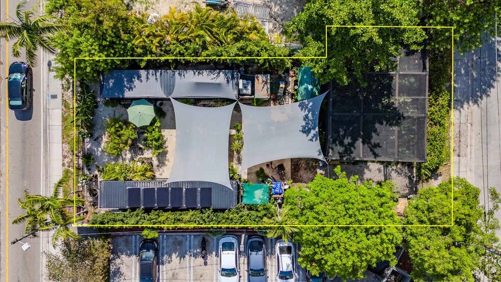 400 NE 36th St, Miami, FL à louer - Photo de l’immeuble – Image 3 sur 10
