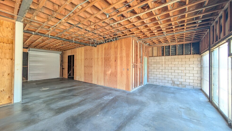 3318 W Jefferson Blvd, Los Angeles, CA à vendre - Photo de l’immeuble – Image 2 sur 11