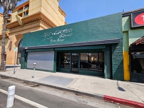 5403-5405 Hollywood Blvd, Los Angeles, CA à louer Photo de l’immeuble– Image 2 sur 4