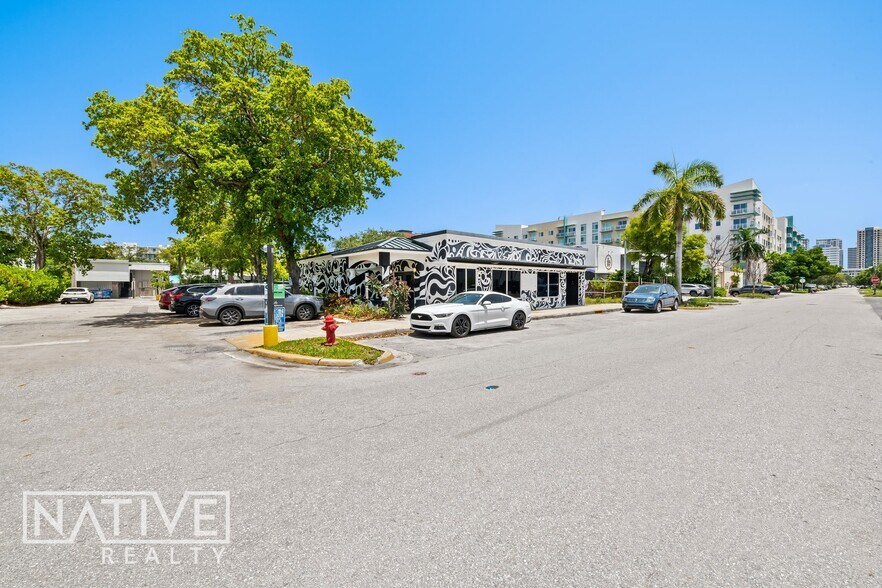 716-718 NE 2nd Ave, Fort Lauderdale, FL à louer - Photo de l’immeuble – Image 3 sur 12