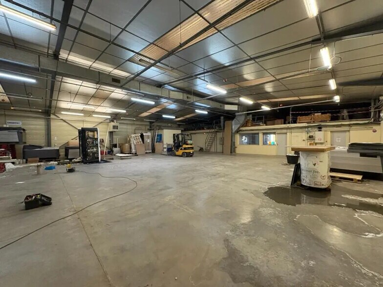 Local d’activités dans Riorges à louer - Photo intérieure – Image 3 sur 3