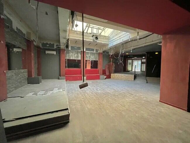 Plus de détails pour Local commercial à vendre