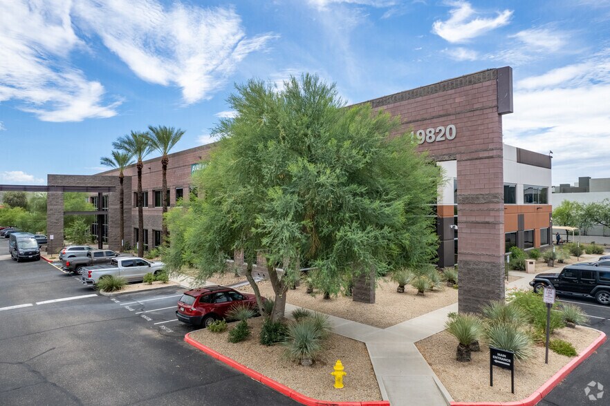 19820 N 7th St, Phoenix, AZ à louer - Photo principale – Image 1 sur 5