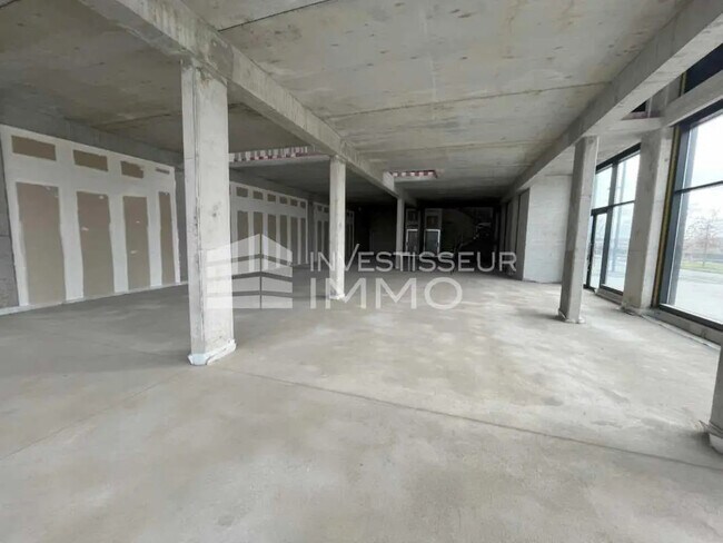 Plus de détails pour Local commercial à vendre