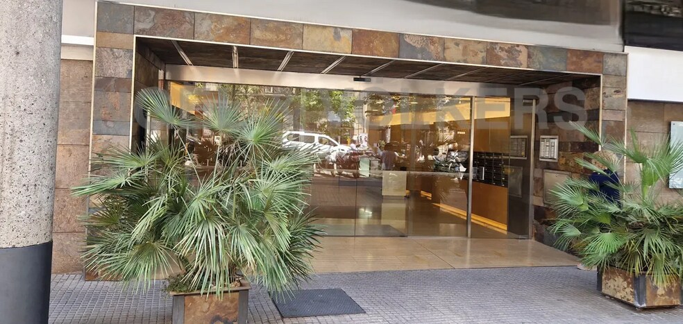 Bureau dans Barcelone, Barcelona à louer - Photo de l’immeuble – Image 2 sur 4