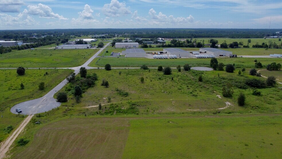 7795 SE 63rd Ct, Ocala, FL à vendre - Photo de l’immeuble – Image 2 sur 5