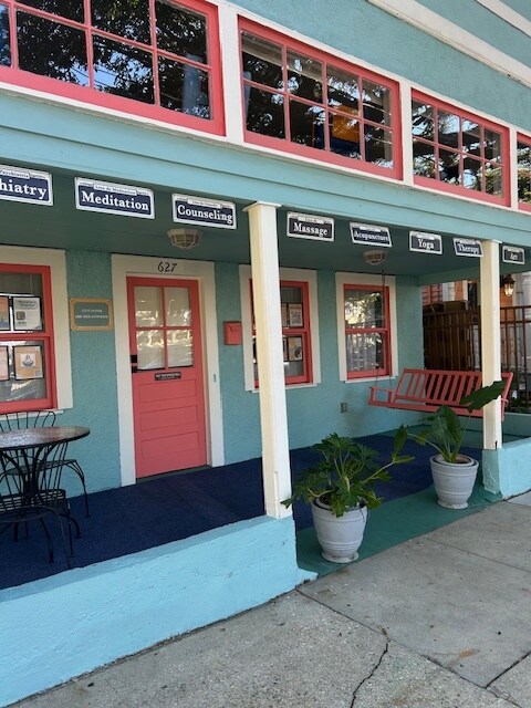 627 Opelousas Ave, New Orleans, LA à louer Photo de l’immeuble– Image 1 sur 4