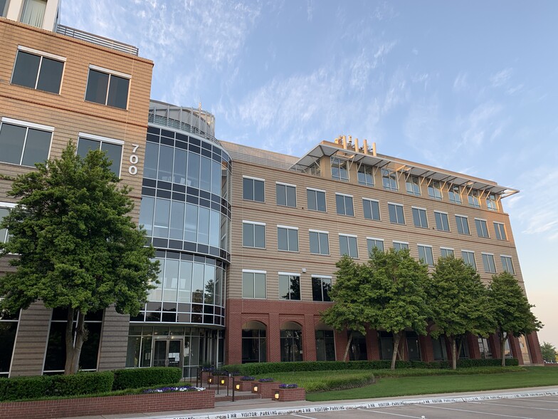 700 Highlander Blvd, Arlington, TX à louer - Photo de l’immeuble – Image 3 sur 4