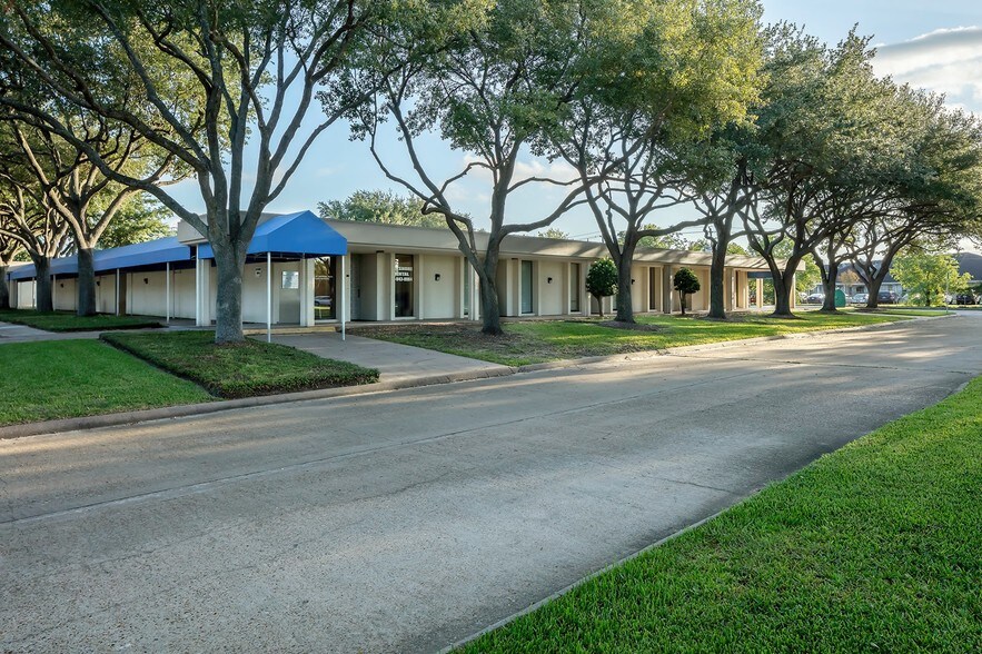 3351 Plainview St, Pasadena, TX à louer - Photo de l’immeuble – Image 1 sur 5