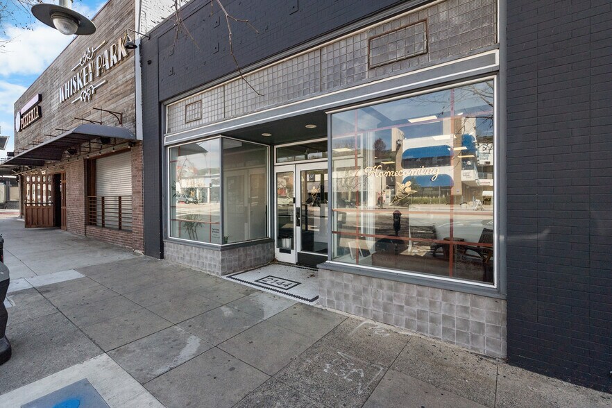 2144-2146 Colorado Blvd, Los Angeles, CA à louer - Photo de l’immeuble – Image 1 sur 8