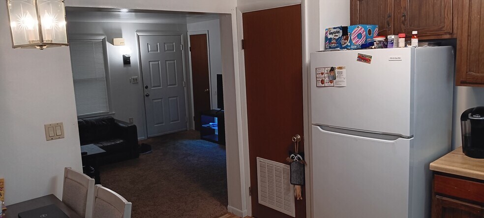 2108 Hollingsworth St, New Kensington, PA à vendre - Photo de l’immeuble – Image 2 sur 14