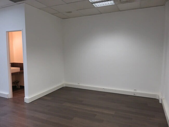 Plus de détails pour Bureau à louer