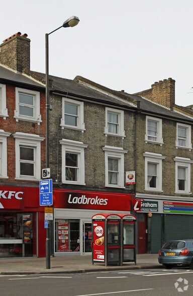 173 Uxbridge Rd, Londres à vendre - Photo de l’immeuble – Image 2 sur 2