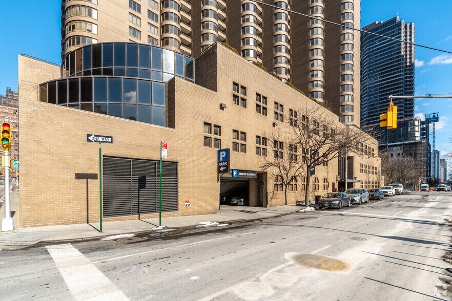345 E 37th St, New York, NY à vendre - Photo de l’immeuble – Image 3 sur 9