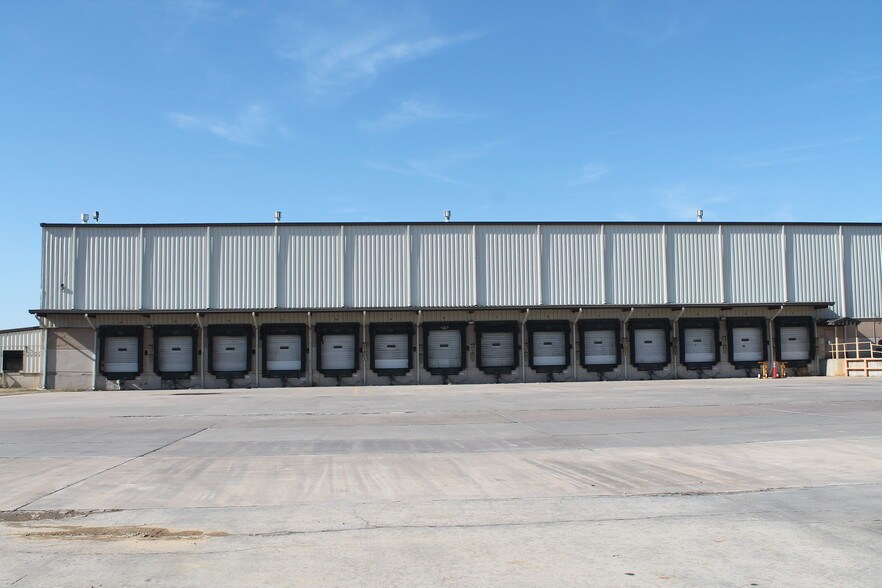 2412 N US Highway 169, Coffeyville, KS à louer - Photo de l’immeuble – Image 3 sur 8