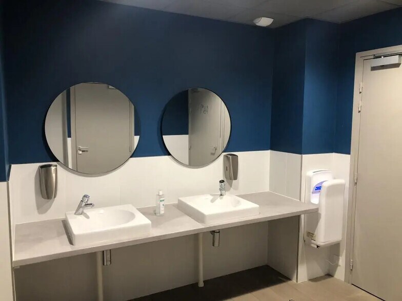 Bureau dans SOPHIA ANTIPOLIS à louer - Photo de l’immeuble – Image 3 sur 7