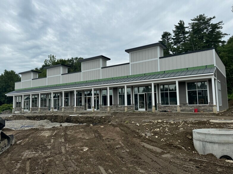 1471 State Route 9, Lake George, NY à louer - Photo de l’immeuble – Image 3 sur 4