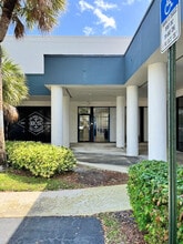 4700 N Dixie Hwy, Oakland Park, FL à louer Photo de l’immeuble– Image 1 sur 11