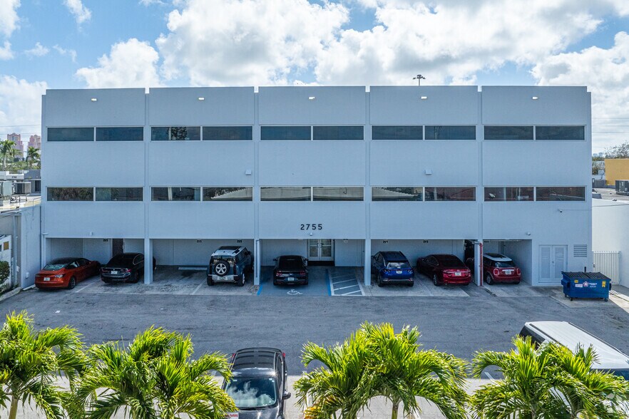 2755 E Oakland Park Blvd, Fort Lauderdale, FL à louer - Photo de l’immeuble – Image 3 sur 41
