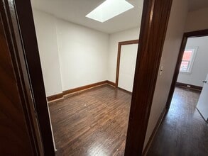 2612-2614 Yonge St, Toronto, ON à louer Photo de l’immeuble– Image 2 sur 10