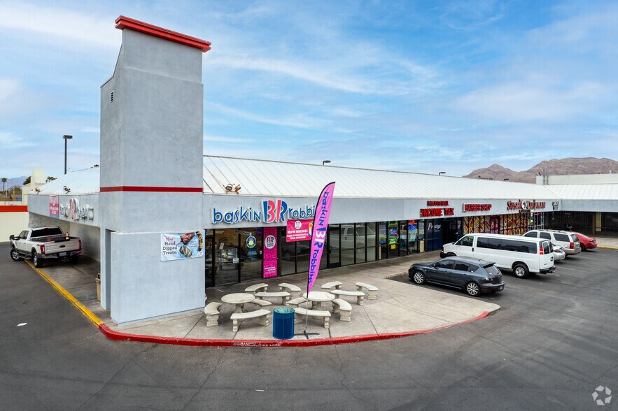 4420 E Charleston Blvd, Las Vegas, NV à louer - Photo principale – Image 1 sur 2