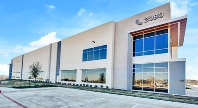 2080 S AW Grimes Blvd, Round Rock, TX à louer Photo de l’immeuble– Image 1 sur 12